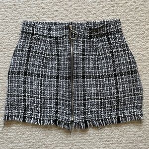 Black and white tweed zippered mini skirt